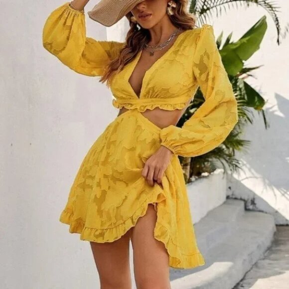 Lace tie Backless Mini Dress with long bishop sleeves yellow - Picture 8 of 9